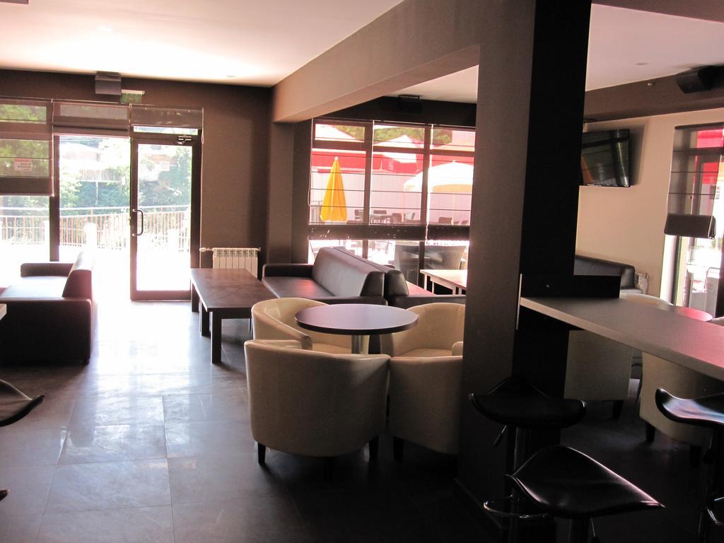 Hotel Deyanira Gorno Dryanovo Екстер'єр фото
