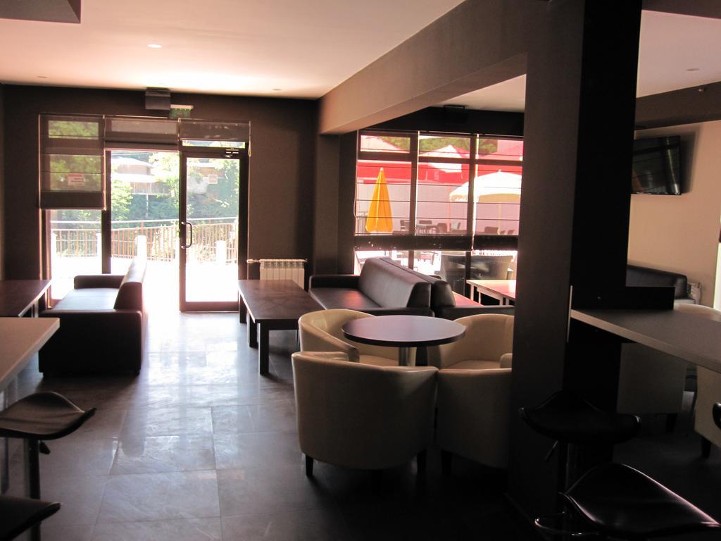 Hotel Deyanira Gorno Dryanovo Екстер'єр фото